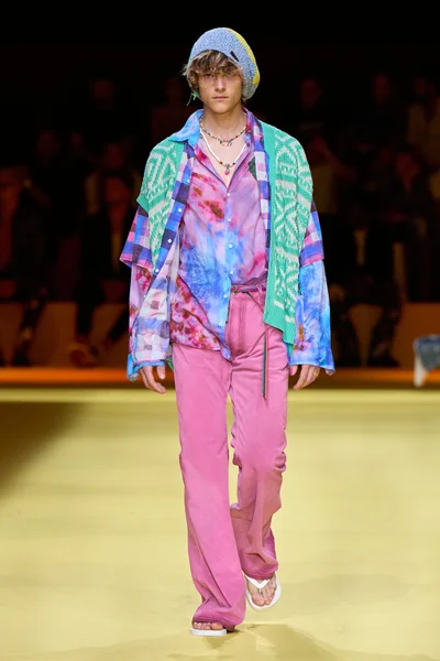 Look 32